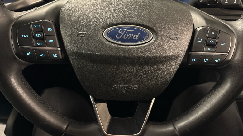 Ford Focus 1.0 EcoBoost Titanium 5dr Petrol Hatchback